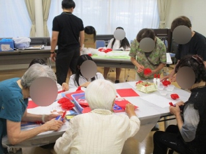 熱心な制作風景