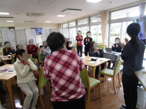 手話で♬幸せなら手をたたこう！