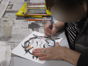 墨絵からカラフルな作品へ