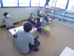 前に来て、応援