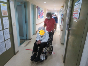 落ち着いて避難します！