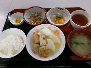 大根入りお味噌汁もついています