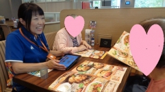 何を食べようかしら♪
