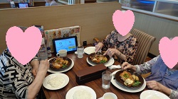　　　　　　こんなに食べれるかしら・・・