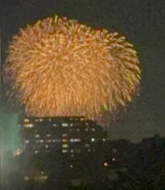 朝霞の花火