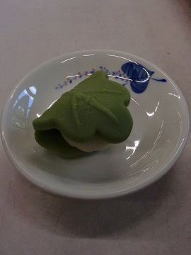おやつの生菓子も美味しかったです。