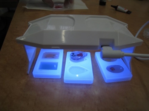 もう一度UVライトを当てます