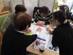 「さっき聞いたの施設はこの辺かしら？」