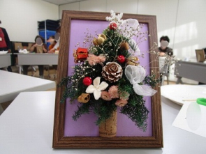 金の松ぼっくりが素敵♡