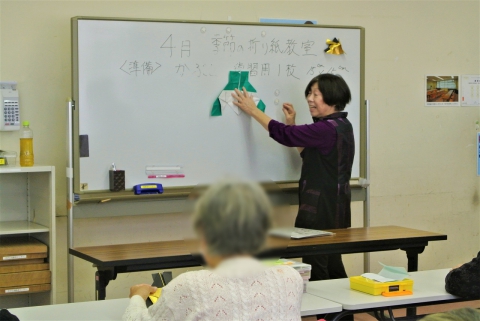 先生が工程の説明をして下さいます