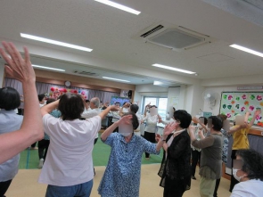 「１００歳音頭」