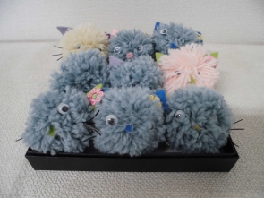今月のつくってみよう「ねこぽんぽん」