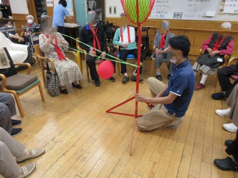 風船綱引き