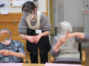 皆さん、普段とは違う笑顔です。