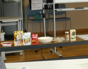 備蓄食品から火を使わないでできるメニューを紹介