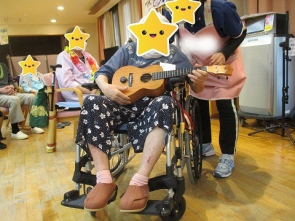 貴重なウクレレ体験♪