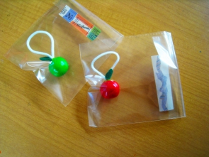 手作りのりんごストラップ