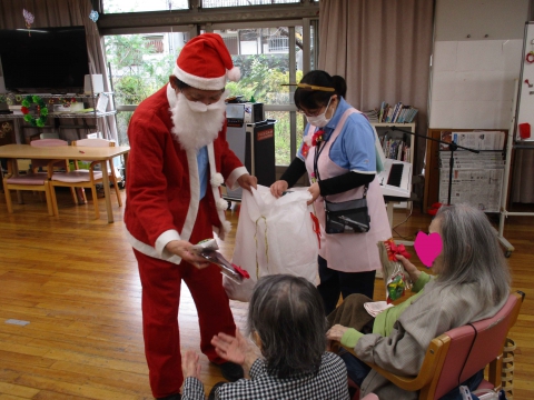 サンタクロースとトナカイ