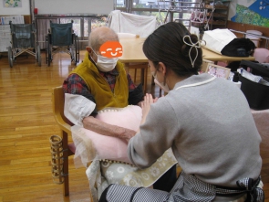 ハンドケアの様子