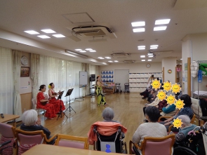 ウクレレの生演奏でした！